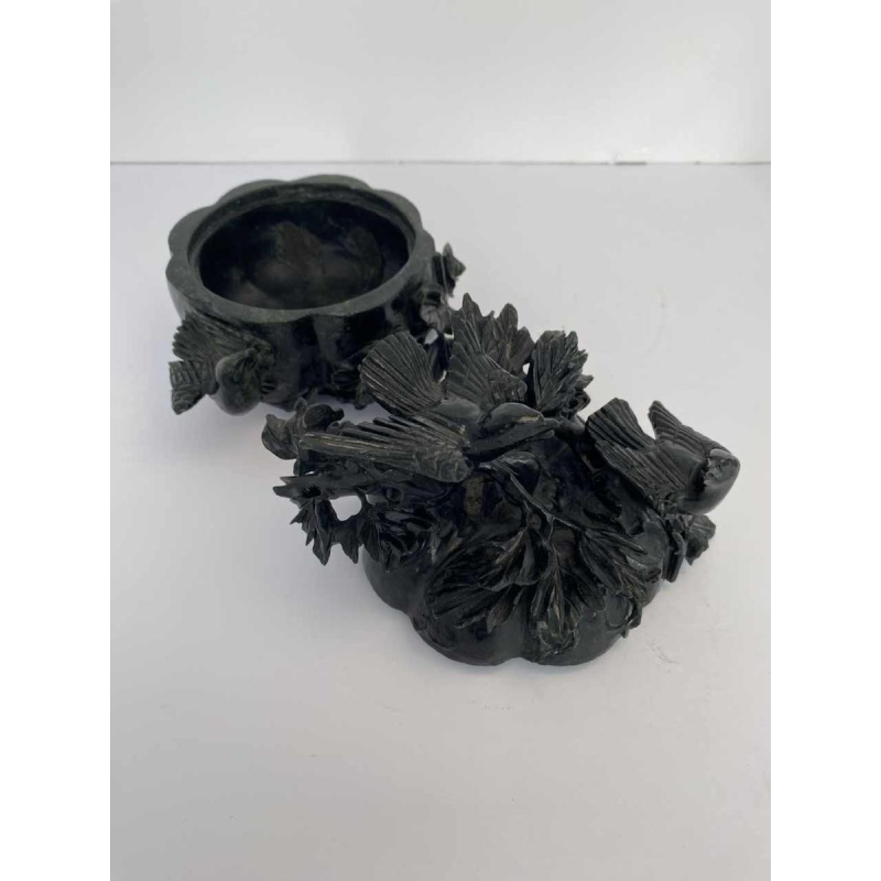 Boite en néphrite sculptée, potiron garni de feuilles et d'oiseaux