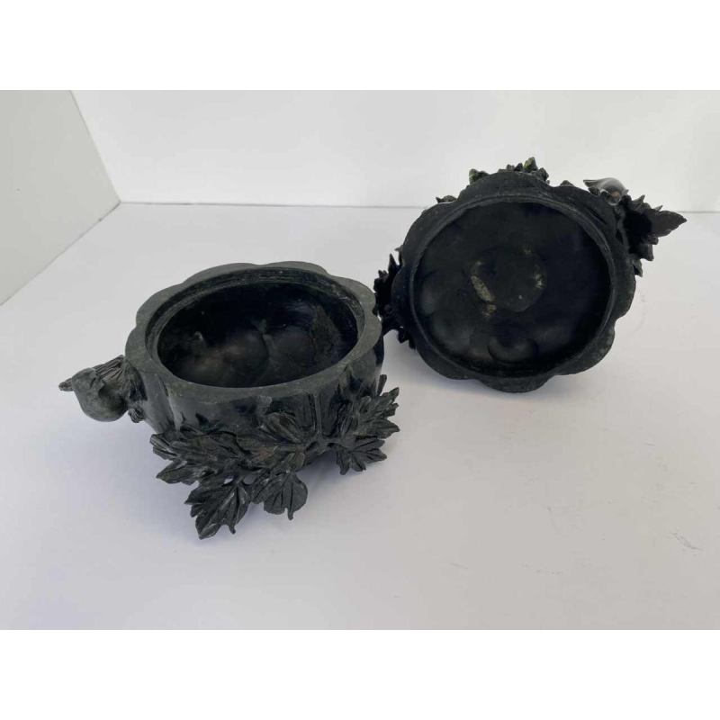 Carved nephrite box, pumpkin decorated with leaves and birds