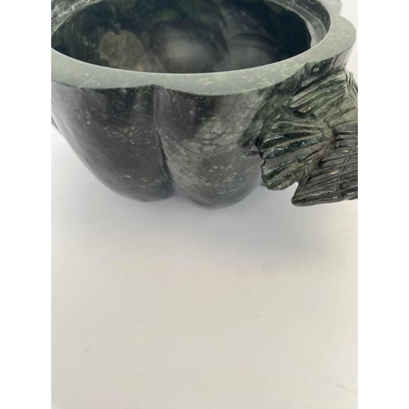 Boite en néphrite sculptée, potiron garni de feuilles et d'oiseaux