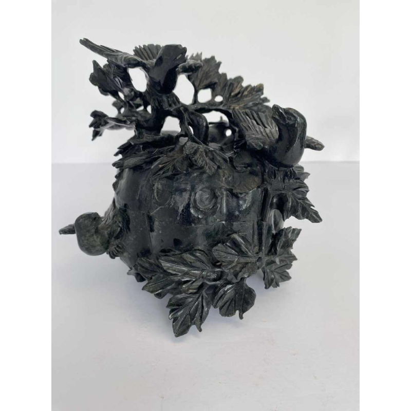 Carved nephrite box, pumpkin decorated with leaves and birds