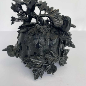 Boite en néphrite sculptée, potiron garni de feuilles et d'oiseaux