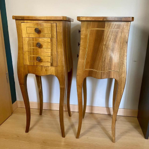 Paar mooie Louis XV stijl bijzettafels