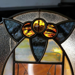 Jugendstil / Art Deco fotohouder op messing voet, cabochons & glas in lood, ca 1900/1920