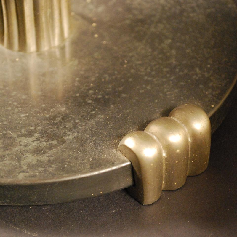 Lampe à poser Art Déco, pied boule, acier, métal nickelé et opaline, ca 1930