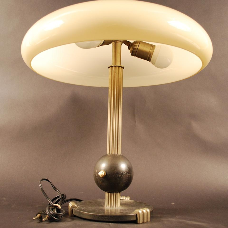 Art Deco tafellamp, bolvoet, staal, vernikkeld metaal en opaline, ca 1930