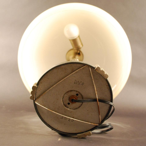 Lampe à poser Art Déco, pied boule, acier, métal nickelé et opaline, ca 1930