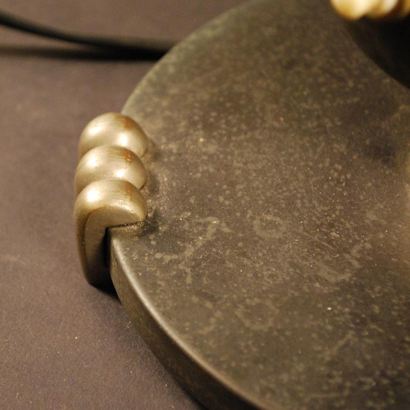 Art Deco tafellamp, bolvoet, staal, vernikkeld metaal en opaline, ca 1930