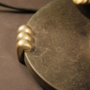 Art Deco tafellamp, bolvoet, staal, vernikkeld metaal en opaline, ca 1930