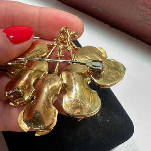 Arman, broche/hanger van goud, versierd met violen, nieuw realisme 20e eeuw