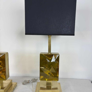 Pair of Hollywood Regency table lamps, Murano glass, gilded brass structure, 1980s