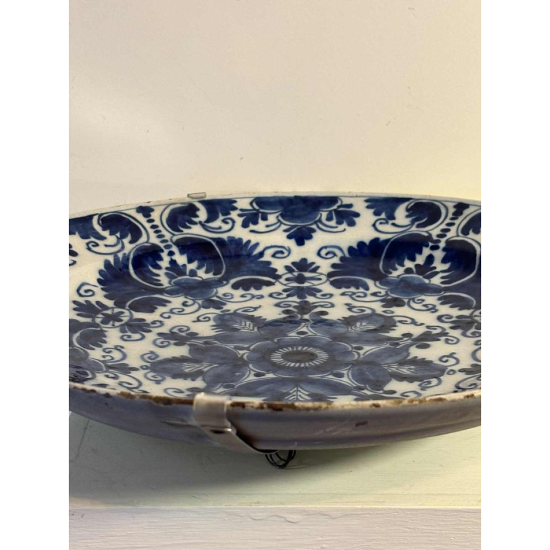 Delft, large circular ceramic dish, Holland 18th century