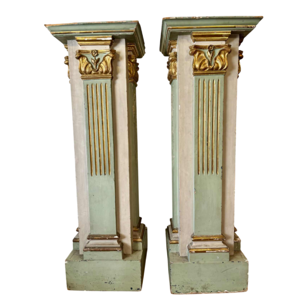 Paire de sellettes en bois sculpté, peint et doré, Italie fin 19ème siècle