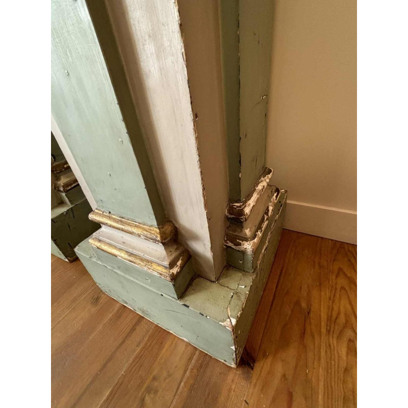 Paar gesneden, beschilderde en vergulde houten zadels, eind 19e eeuw Italië