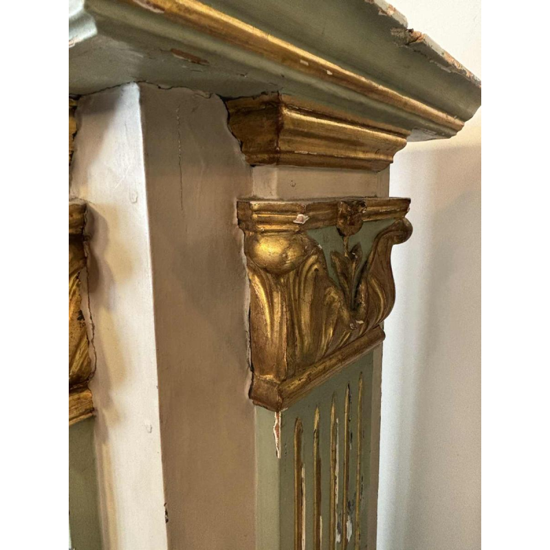 Paire de sellettes en bois sculpté, peint et doré, Italie fin 19ème siècle