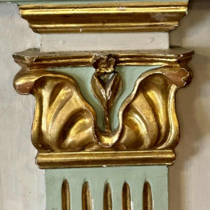 Paire de sellettes en bois sculpté, peint et doré, Italie fin 19ème siècle