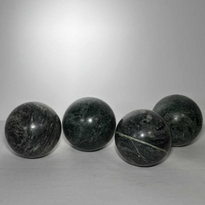 Set of 4 decorative spheres in green marble, 20th century