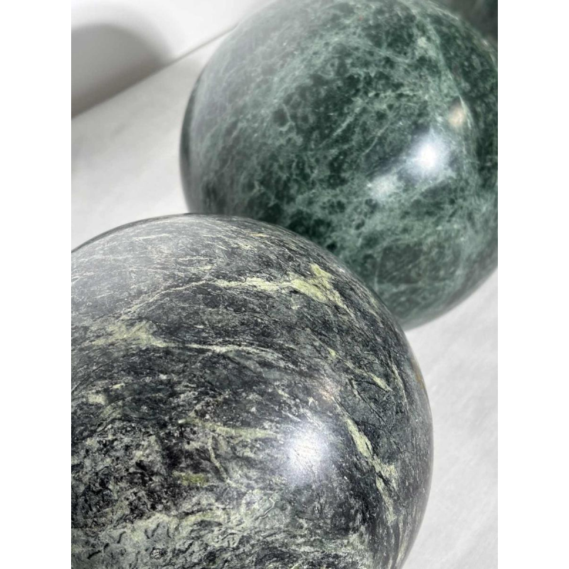 Set of 4 decorative spheres in green marble, 20th century