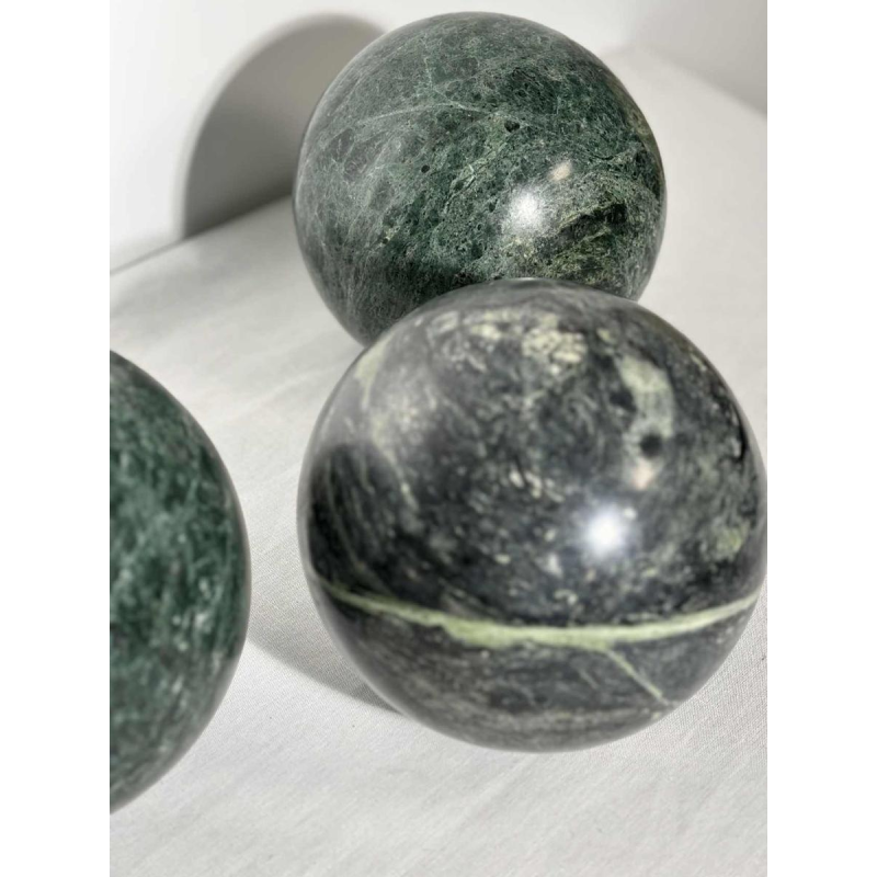 Set van 4 decoratieve bollen in groen marmer, 20e eeuw