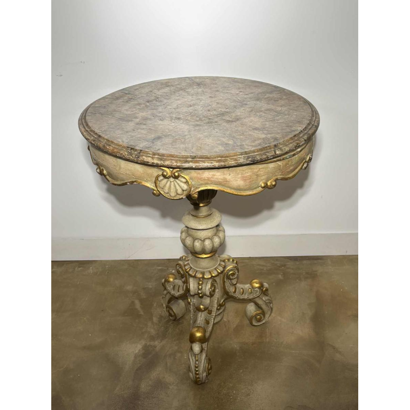 Ronde sokkeltafel van beschilderd hout met marmer-look beschilderd blad, eind 19e eeuw