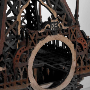 Grande Tour Eiffel en bois découpé et polychrome, art populaire Français, ca 1900