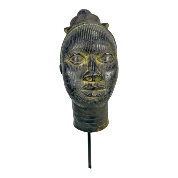 Tête en bronze africaine, d'origine Yorouba