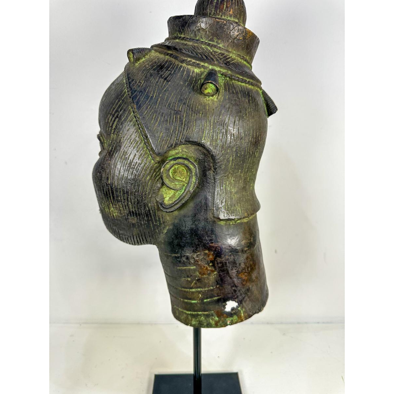 Tête en bronze africaine, d'origine Yorouba