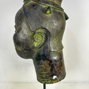 Afrikaans bronzen hoofd, van Yoruba-oorsprong