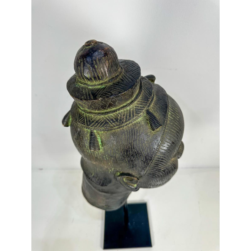 Tête en bronze africaine, d'origine Yorouba