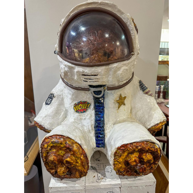 Robert Alonzi, Astronaut Bear-sculptuur