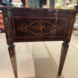 Bureau en marqueterie dans le goût de Giuseppe Maggiolini - Italie, XXe siècle