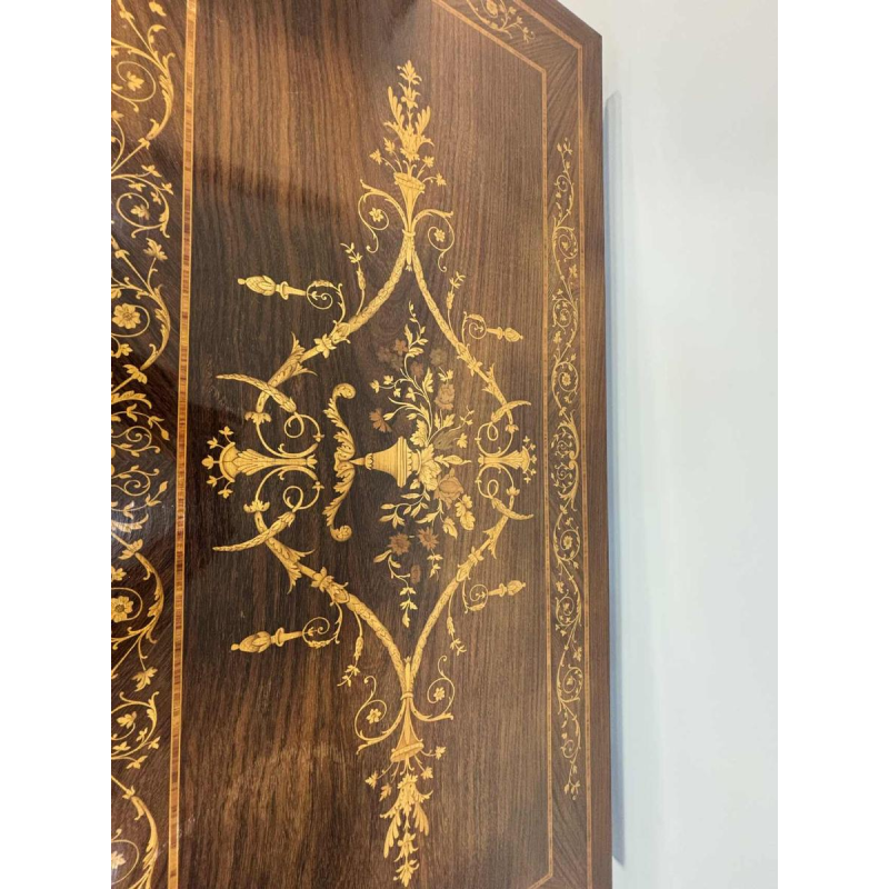 Bureau en marqueterie dans le goût de Giuseppe Maggiolini - Italie, XXe siècle