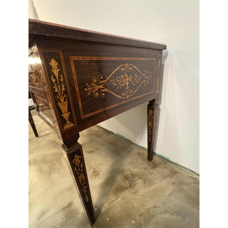 Bureau en marqueterie dans le goût de Giuseppe Maggiolini - Italie, XXe siècle