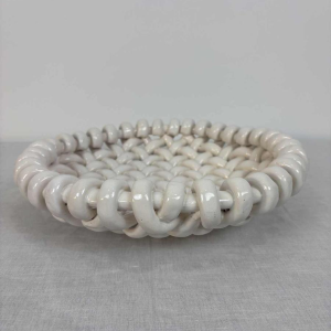 Jérôme Massier in Vallauris, grote opengewerkte mand van wit keramiek, 20e eeuw