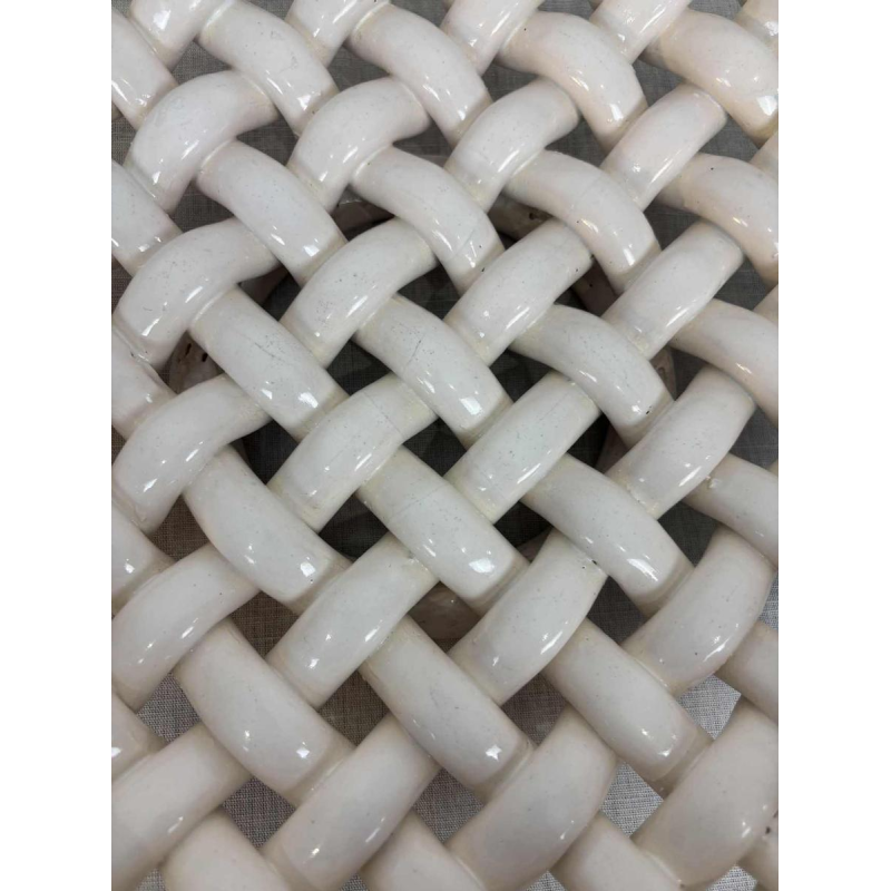 Jérôme Massier à Vallauris, grande corbeille ajourée en céramique blanche, XXe s