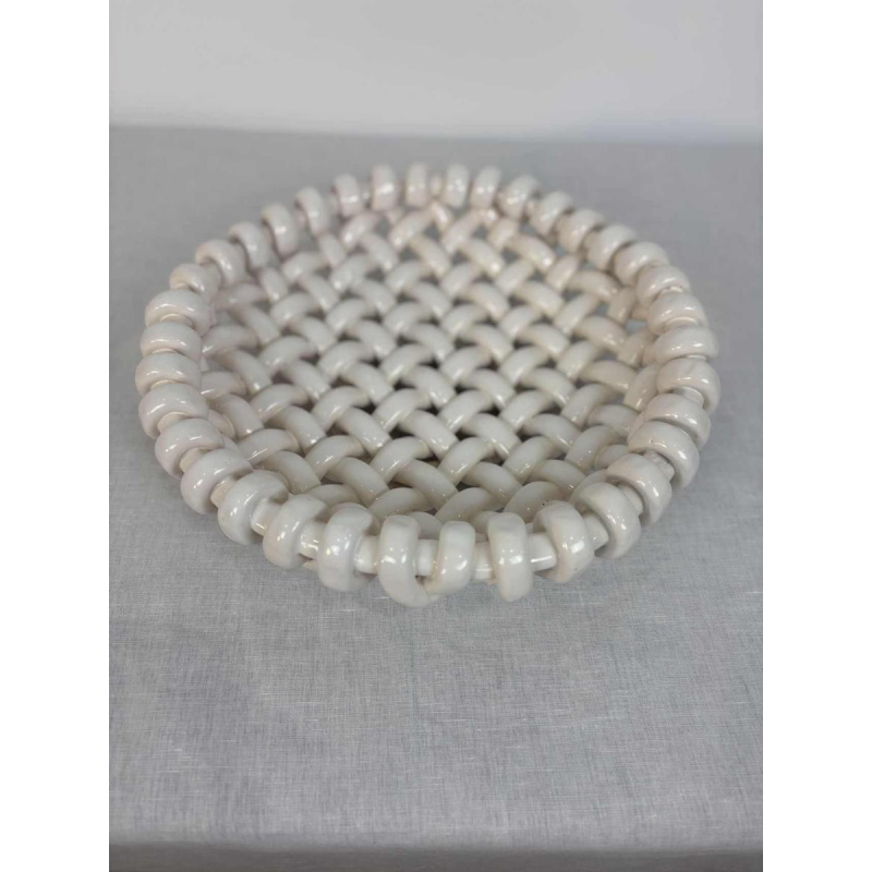 Jérôme Massier in Vallauris, grote opengewerkte mand van wit keramiek, 20e eeuw