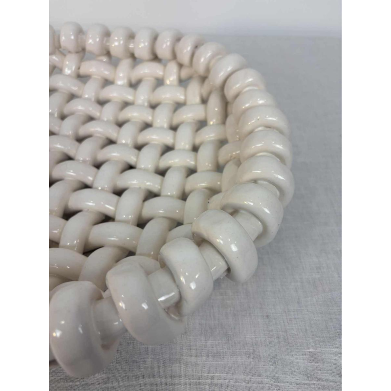 Jérôme Massier à Vallauris, grande corbeille ajourée en céramique blanche, XXe s