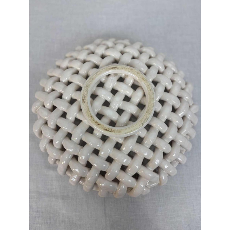 Jérôme Massier à Vallauris, grande corbeille ajourée en céramique blanche, XXe s