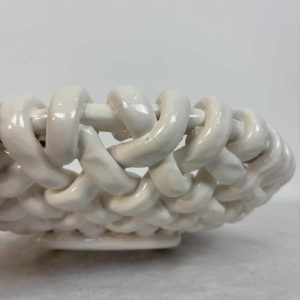 Jérôme Massier à Vallauris, grande corbeille ajourée en céramique blanche, XXe s