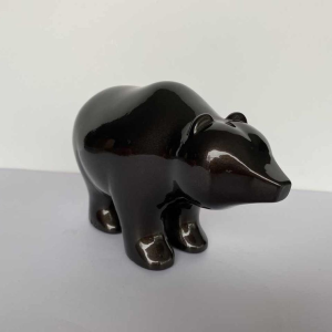 Laszlo Tibay par Caster Bronz kft, sculpture en bronze d'un bébé ours