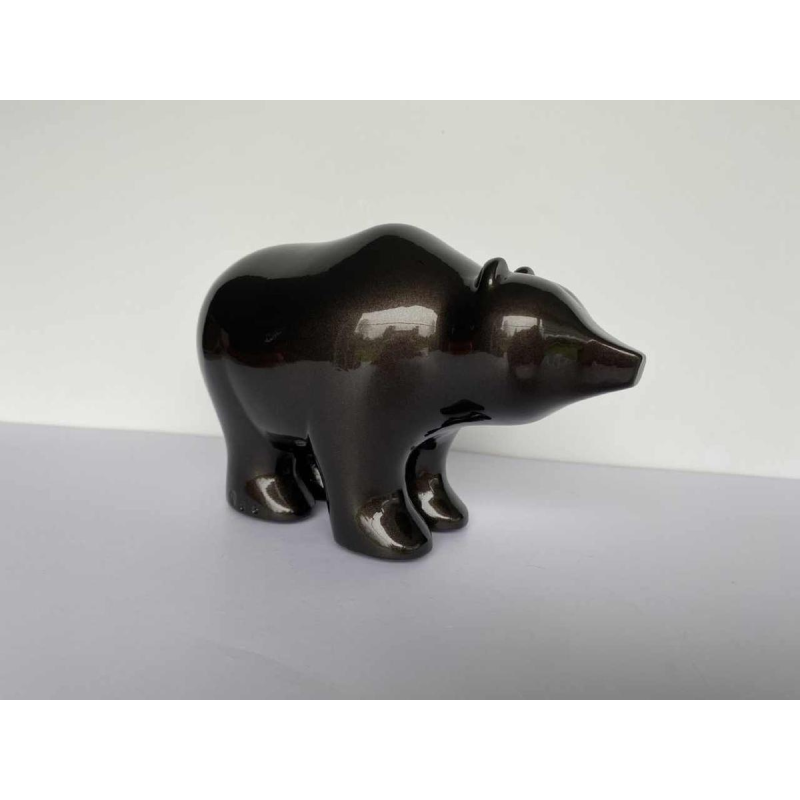 Laszlo Tibay door Caster Bronz kft, bronzen sculptuur van een babybeer