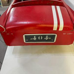 Voiture à pédales en métal, Peugeot 404, jouet 20e siècle