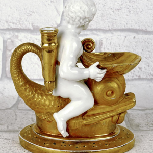 Manufacture Gardner à Moscou "Putto au dauphin" encrier en porcelaine, Russie vers 1815/20