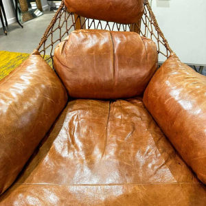 Jean Gillon 'Gran Captain' fauteuil design à cordage tressé, cuir brun & bois clair, XXIe s