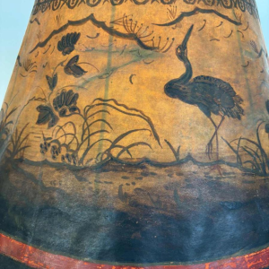 Lampe japonisante en métal laqué noir à décor doré, Japon Meiji/début 20e