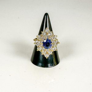 18k gouden ring met diamanten en saffier