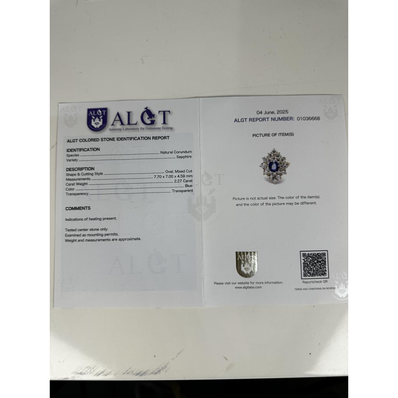 Bague en or 18k avec diamants et saphir