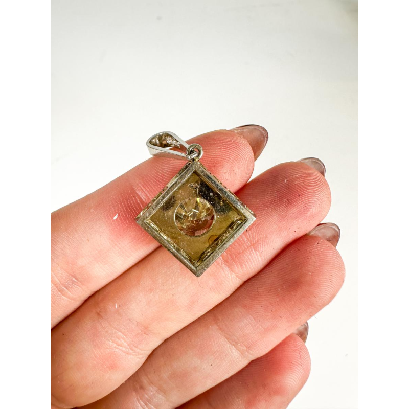 Gouden en diamanten hanger