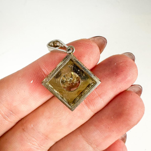 Gouden en diamanten hanger