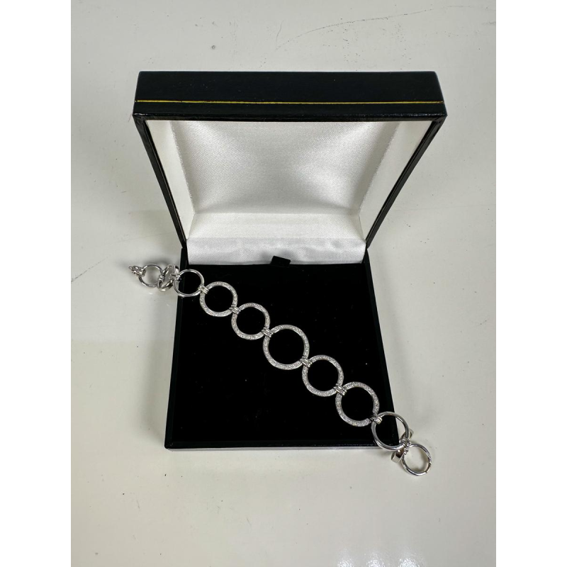 Damesarmband in witgoud en diamanten