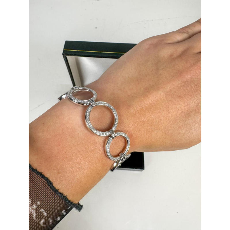 Bracelet de femme en or blanc et diamants